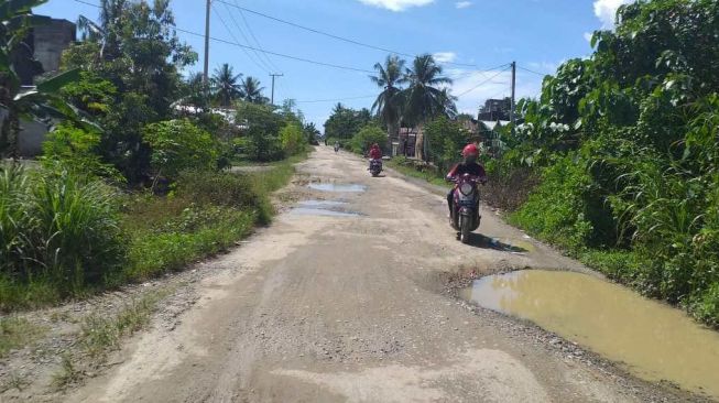 Jalan Desa Bunde Butuh Perhatian Pemerintah Mamuju