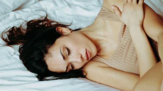 Lebih Nyaman, Tidur Telanjang Ternyata Berbahaya bagi Kesehatan
