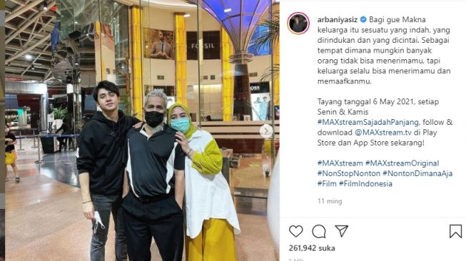 Kenangan Arbani Yasiz bersama ayah. [Instagram]