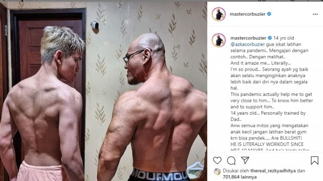 Deddy Corbuzier dan Azka pamer otot, [Instagram]