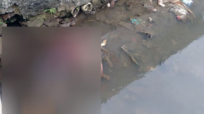 Geger, Mayat Pria Mengapung di Kali Sibongkok Depok, Diduga Sudah 3 Hari Tewas