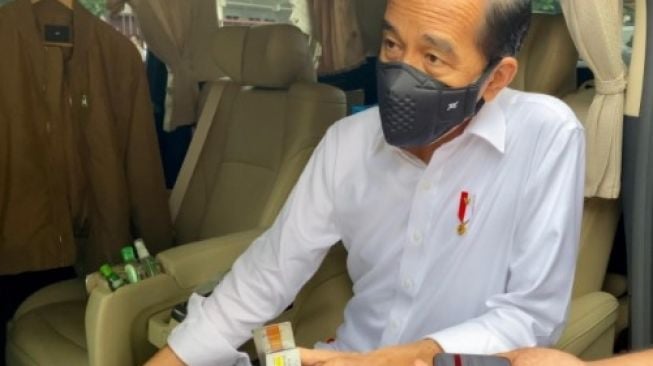 Tertangkap Kamera! Minyak Kayu Putih Presiden Jokowi Dalam Mobil, Begini Penampakannya