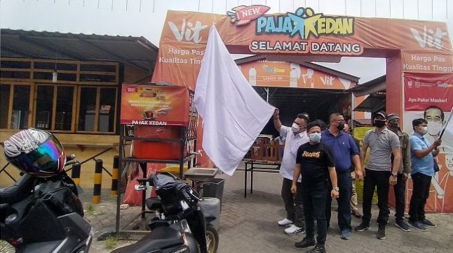 Menyerah dengan Situasi PPKM, Pedagang Kuliner di Pajak Kedan MMTC Kibarkan Bendera Putih
