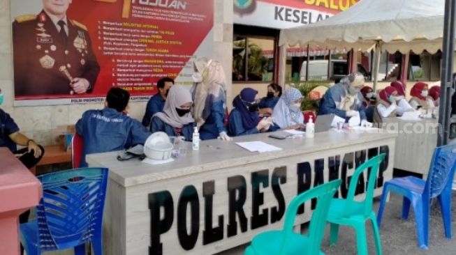 Semen Tonasa Turunkan Tim Medis Dukung Vaksinasi Massal Polres Pangkep