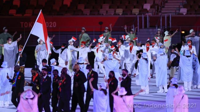 Dipimpin Rio Waida, Kontingen Indonesia Tampil Gagah di Pembukaan Olimpiade Tokyo 2020