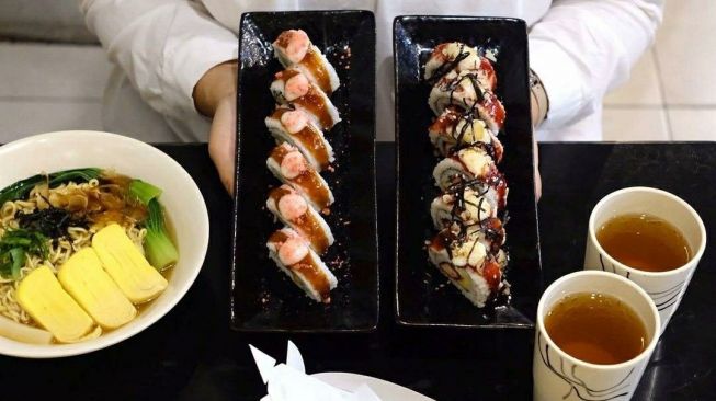 Berbagi Cerita Makan di Sushi Story, Berikan Nuansa Jepang