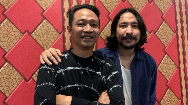 Lukman Laksmana atau Buluk Superglad bersama Ello [Suara.com/Yuliani]