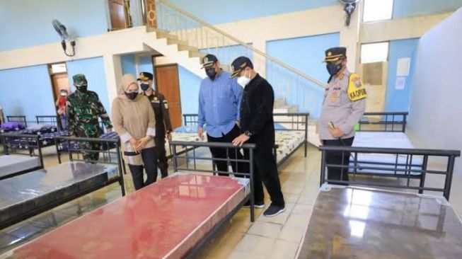 Versi Luhut, Kematian Akibat Covid-19 Melonjak karena Faktor Ini