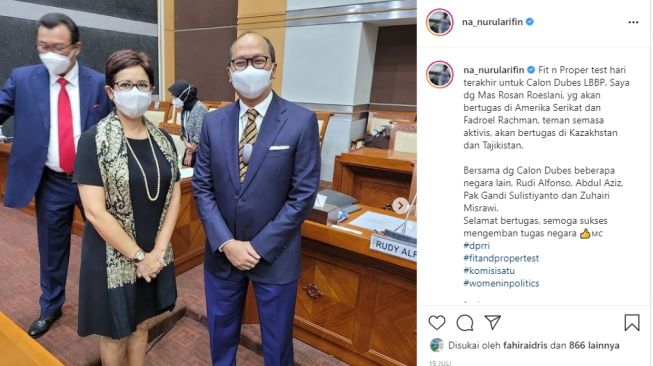 Gaya artis anggota DPR saat ngantor [Instagram]