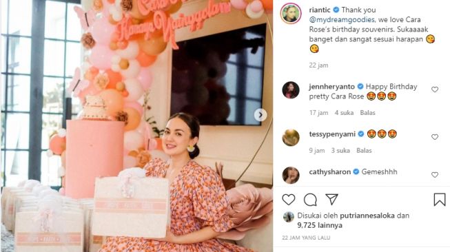 Gemas Comot Kue, Intip 10 Momen Ultah Cara Rose Anak Rianti Cartwright