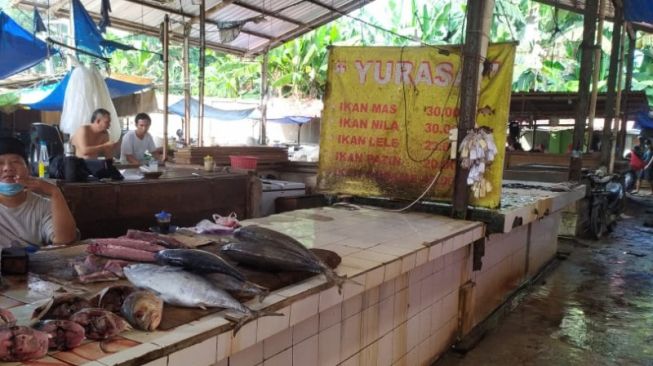 Abai Prokes, Warga Beraktivitas di Pasar Tradisional Bandar Lampung Tidak Pakai Masker