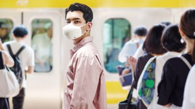 LG Kenalkan Masker Air Purifying Canggih, Ada Mikrofon dan Speaker