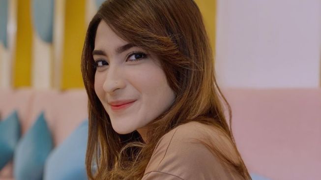 Shirin Safira Luruskan Isu Dirinya Dicopot dari Brand Ambassador Produk Kecantikan