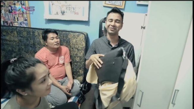 Potret kos-kosan asisten Raffi Ahmad. [Youtube/RANS Entertainment]