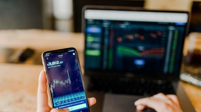 Investor: Kripto atau Saham Ya?