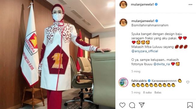 Gaya artis anggota DPR saat ngantor [Instagram]