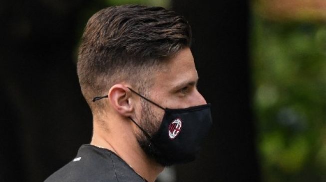 Olivier Giroud menjalani tes medis di Milan pada 16 Juli 2021. [AFP]