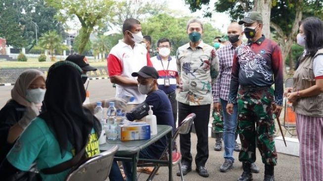 Serbuan Vaksinasi Wilayah Korem 061/SK Capai 98 Ribu Orang