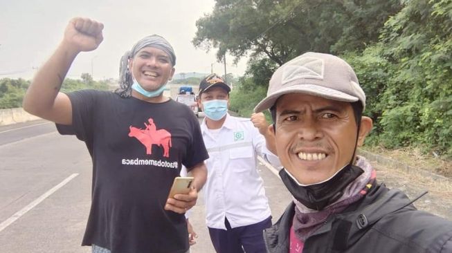 Tiga Aktivis Lingkungan Jalan Kaki dari Sumut ke Jakarta, Desak Jokowi Tutup PT TPL