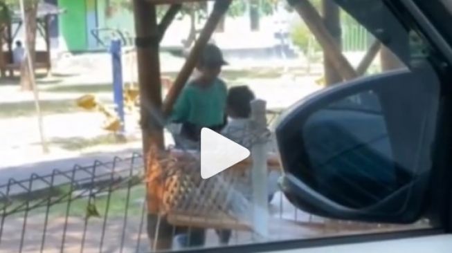 Viral Video Sepasang Kekasih Mesum di Gazebo Taman Maramis Probolinggo