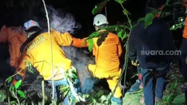 Mobil Terjun Dalam Jurang 30 Meter di Bone, Sopir Meninggal Dunia