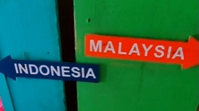 Viral Rumah Beda Negara, Ruang Tamu di Indonesia, Dapur di Malaysia