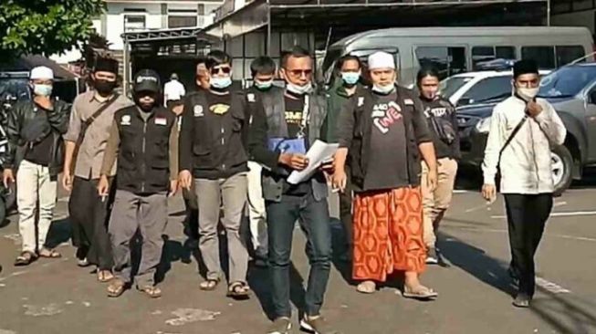 Kiai dan Pesantren Dihina, Santri Geruduk Polres Ciamis