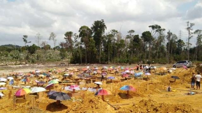 Komplek makam jenazah pasien Covid-19 di Sei Temiang Batam (Antara)