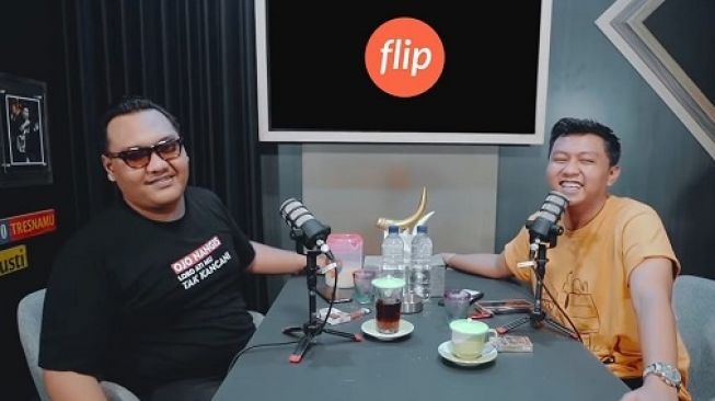 Tangkapan layar podcast Soan Denny Caknan bersama Daru Ndarboy Genk [ayosemarang/YouTube]