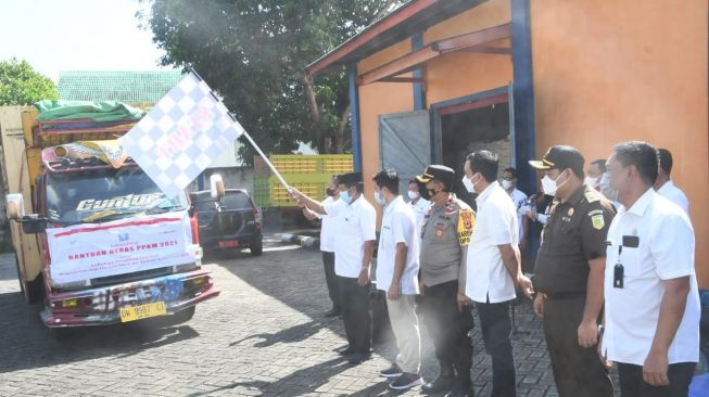 Pemerintah Soppeng Luncurkan Beras PPKM 2021 untuk Warga Penerima Manfaat