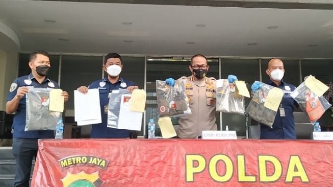 Resmi Tersangka, Yosi Raup Rp60 Juta Bermodal Beli Seragam Satpol PP di Pasar Senen