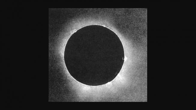Foto pertama Gerhana Matahari Total 28 Juli 1851. [Wikipedia] 