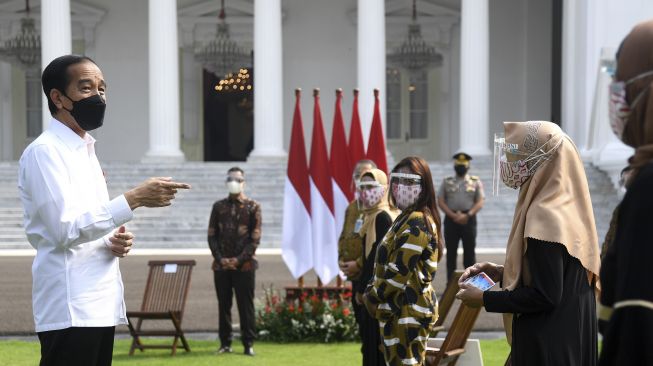 Presiden Joko Widodo Serahkan Banpres Produktif Usaha Mikro