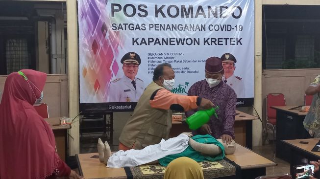 Banyak Warga Meninggal Saat Isoman, Kapanewon Kretek Kukuhkan Tim Rukti Jenazah Covid-19