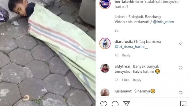 Viral di Media Sosial, Seorang Anak Tidur Berselimut Karung, Berbantalkan Gundukan Semen