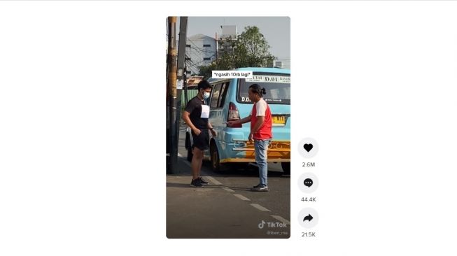 Berbagi rezeki unik, menukar Rp 10 ribu dengan Rp 50 ribu. [TikTok]