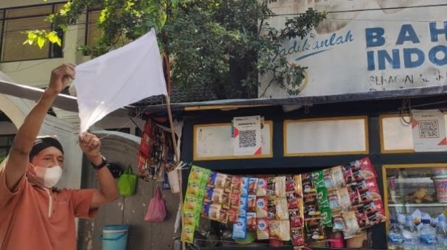 Menyerah pada PPKM, PKL Malioboro Kibarkan Bendera Putih