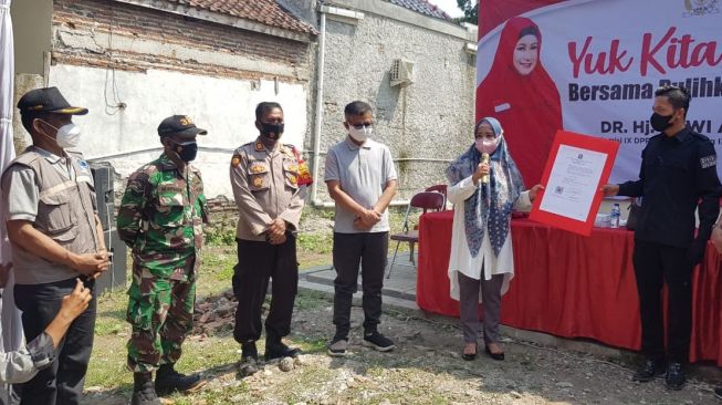 Anggota DPR RI ini Menangis saat di Ruang Produksi Difabel