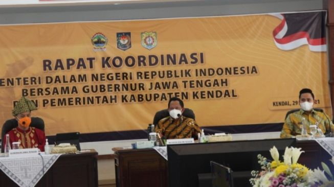 Mendagri Apresiasi Upaya Pemkab Kendal Tangani Covid-19