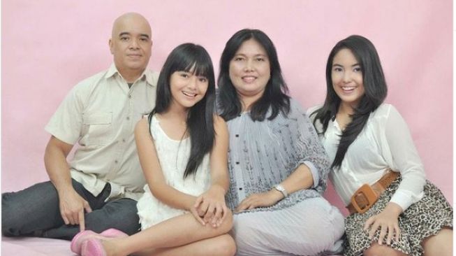 Potret Lawas Amanda Manopo dan Kakak [Instagram]