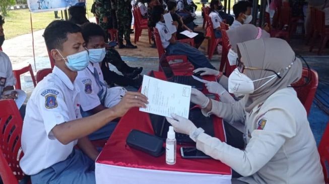 Gara-gara Hoaks, Sebagian Besar Siswa di Kabupaten Jayapura Belum Vaksinasi Covid-19