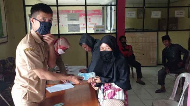 BLT DD Desa Singasari Tahap V Disalurkan