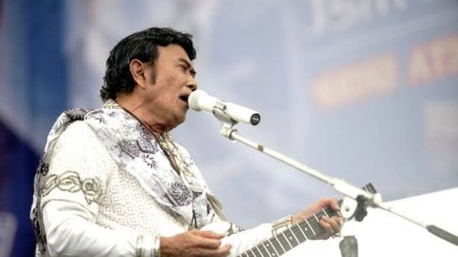 Innalillahi wa Innailaihi Rojiun! Raja Dangdut Rhoma Irama Berduka