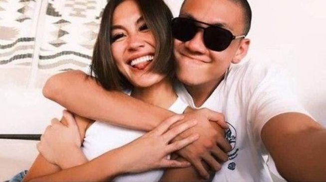  Terkuak! Agnez Mo Blak-blakan Akui Sudah Pacaran dengan Adam Rosyadi