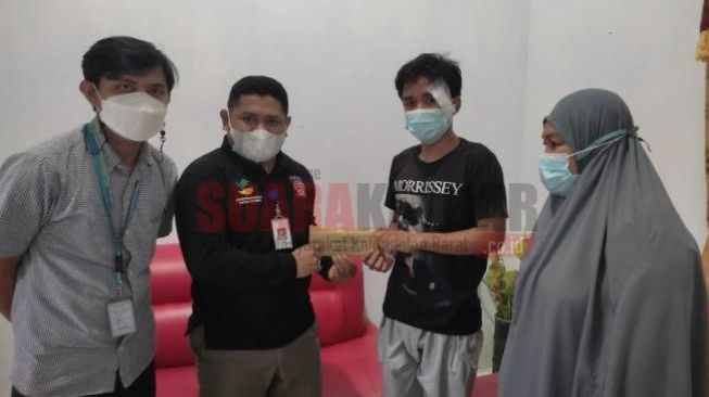 Terima Bantuan Rp5 Juta dari Mensos, Pesepeda Korban Tabrak Lari 
