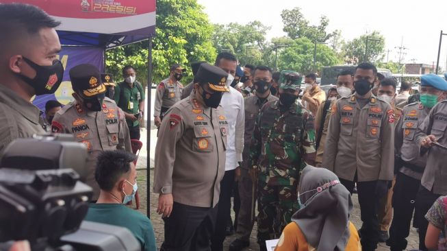 Tinjau PPKM Level 4 dan Vaksinasi di Medan, Wakapolri Ingatkan Tetap Patuhi Prokes