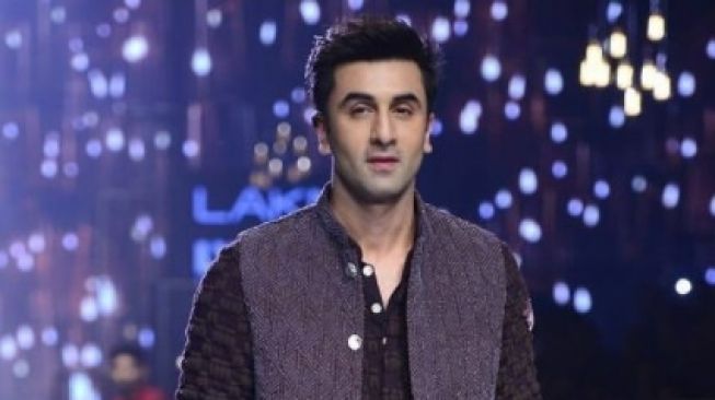 Ulang Tahun ke-39, 7 Potret Transformasi Ranbir Kapoor yang Tampan Sejak Kecil