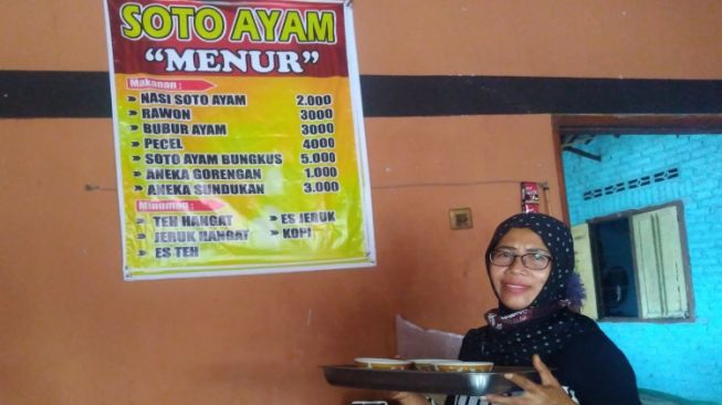 Menu Pandemi Warung Di Ponorogo Ini Murah Banget Seporsi Soto Ayam