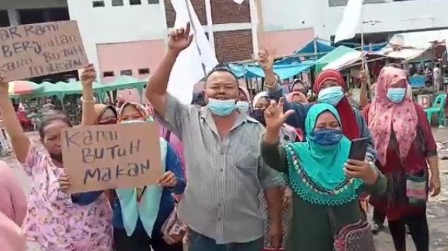 Pedagang Pasar Tradisional di Medan Angkat Bendera Putih: Mati Pelan-Pelan!