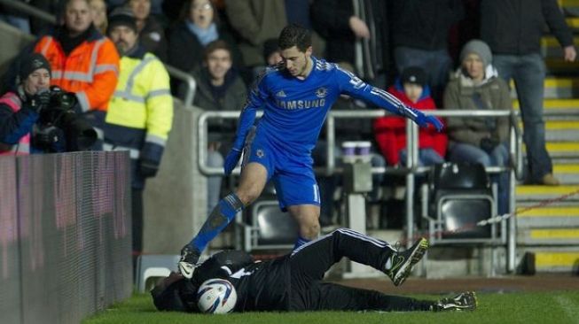 Charlie Morgan, Ballboy yang Ditendang Eden Hazard Kini Sukses Jualan Miras